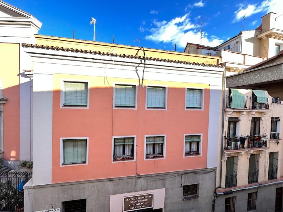 Exterior Atocha Ile Fe Apartman Madrid Kültér fotó